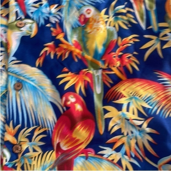 Tropical Hawaiian Vacation Resort-Wear Button Down Shirt Size Medium - Picture 5 of 6